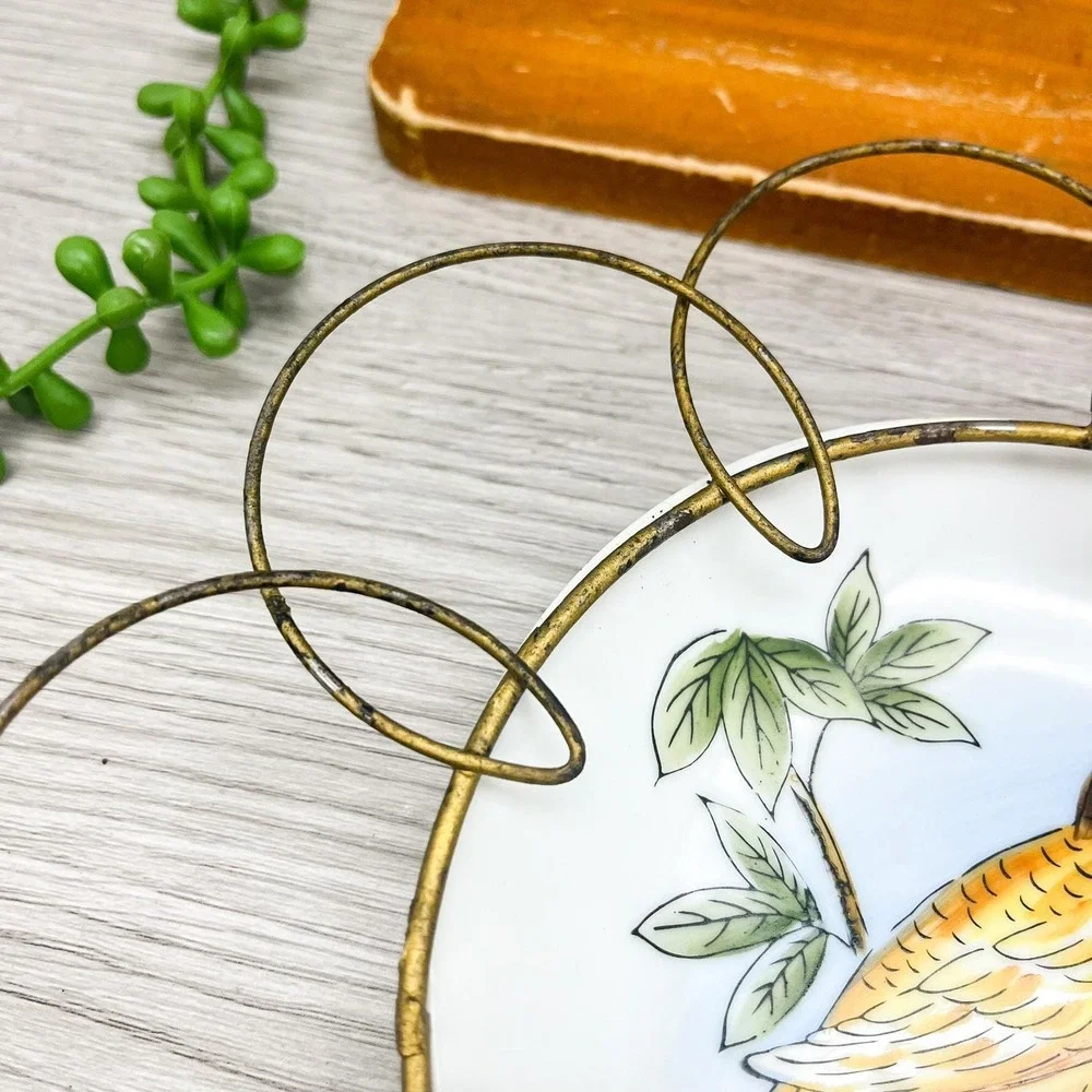 Vintage Bird Plate with Metal Hanger Set‎ of 2: Hand-Painted Ceramic Display